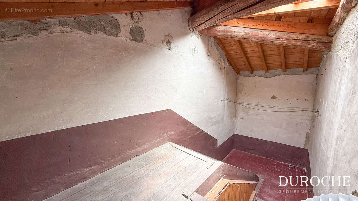 Maison à VALREAS
