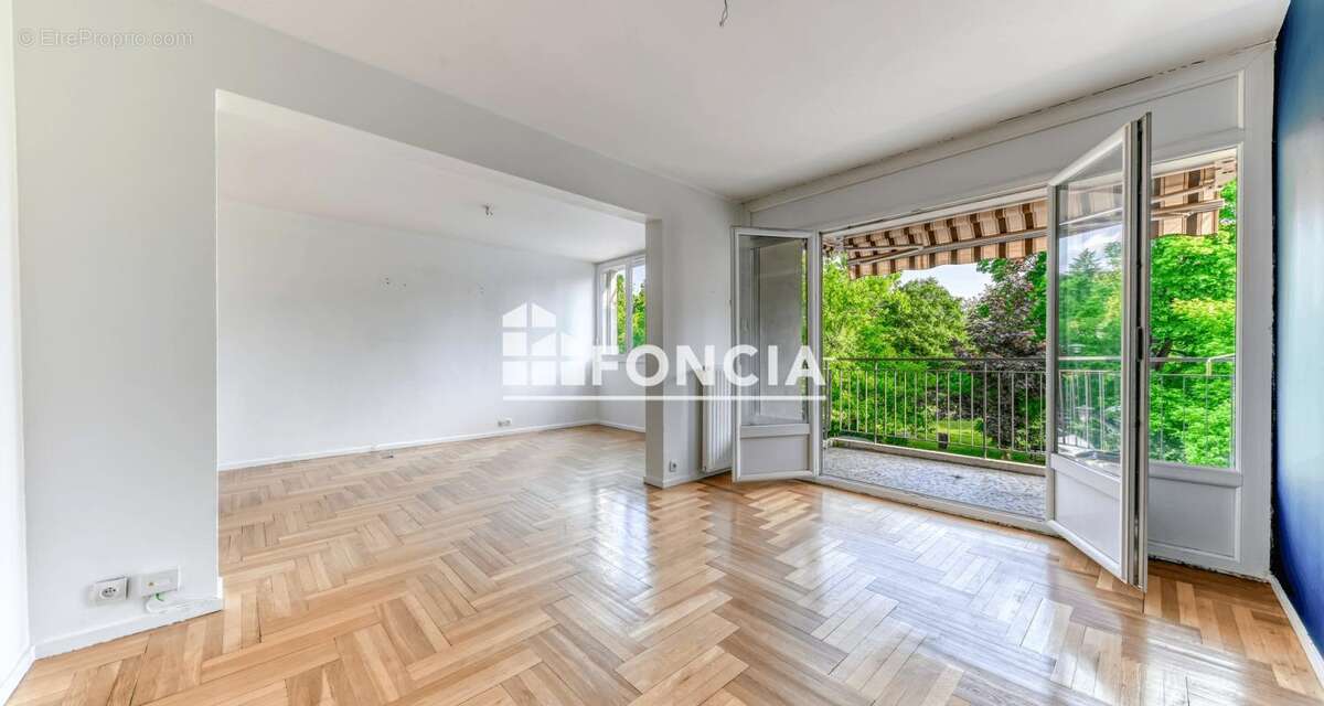Appartement à SAINTE-FOY-LES-LYON