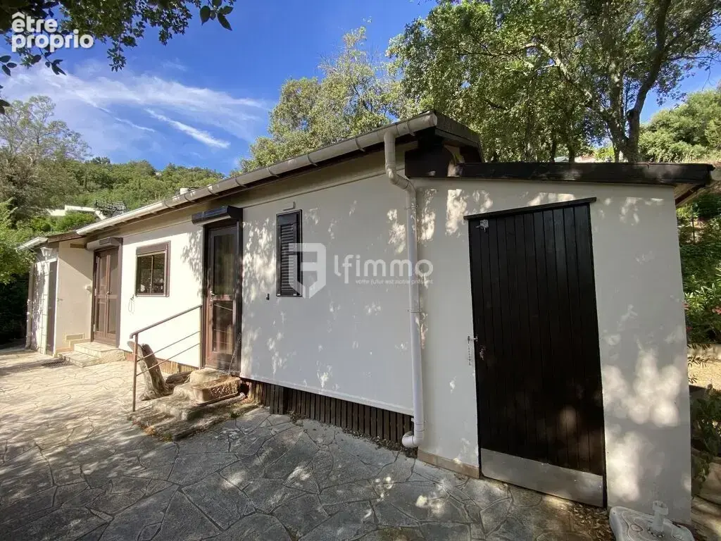 Maison à LE MUY