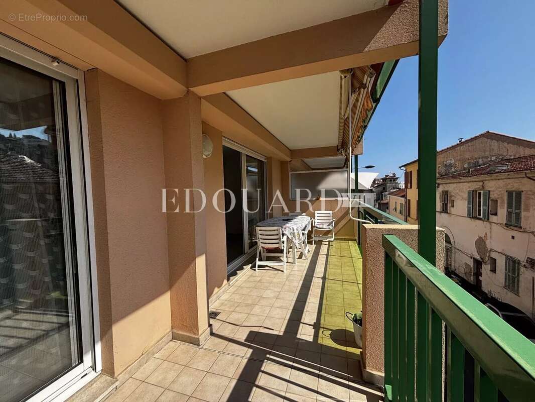 Deux pièces en parfait état avec grande terrasse, cave et garage, au deuxième étage d’un immeuble récent - photo 6
