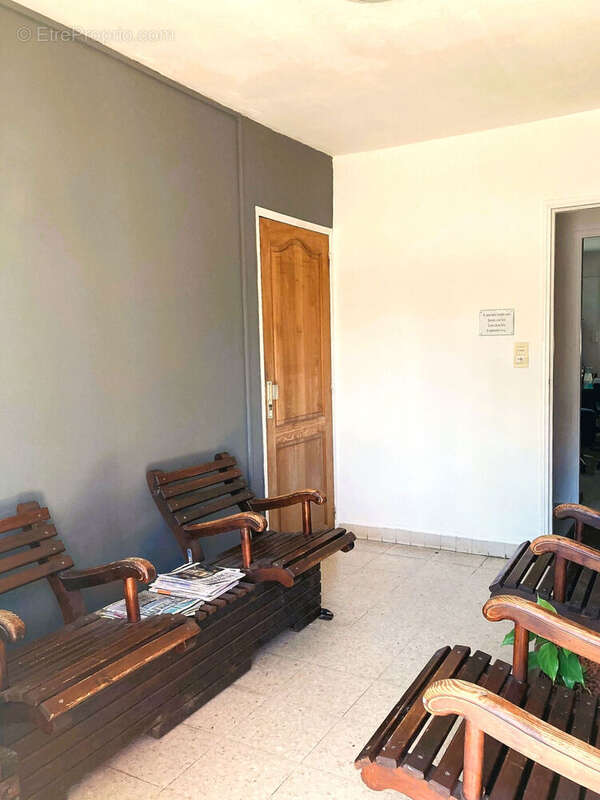 Photo 3 - Commerce à SAINT-DENIS