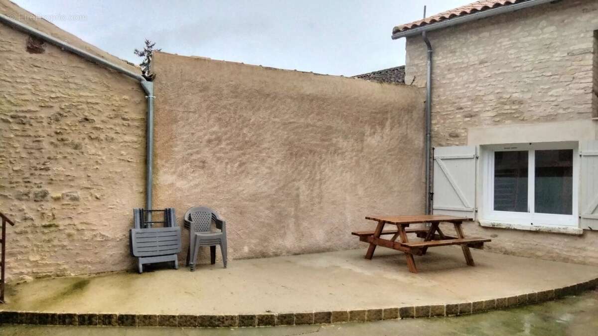 Appartement à NEUVILLE-DE-POITOU