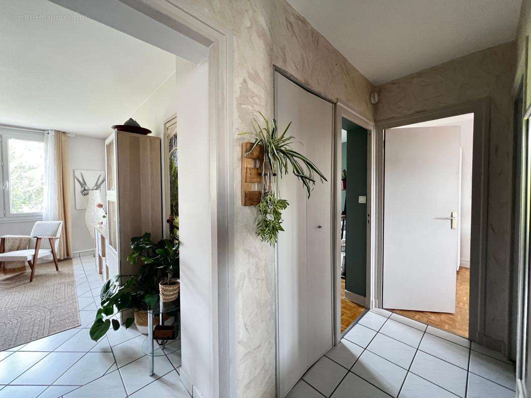 Appartement À Vendre - photo 3