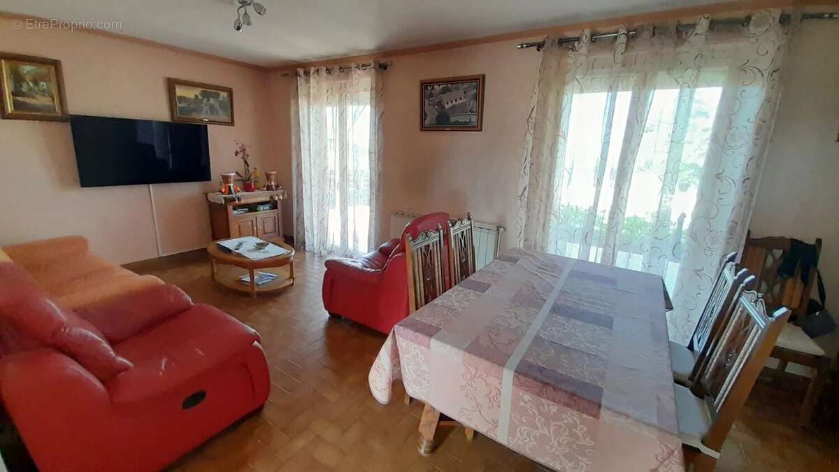 Maison à MONTMERLE-SUR-SAONE