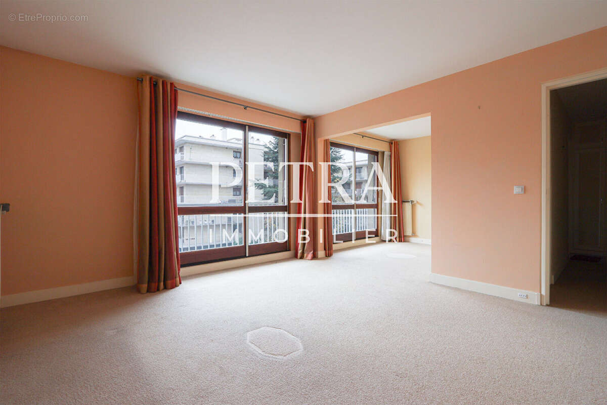 Appartement à L&#039;HAY-LES-ROSES