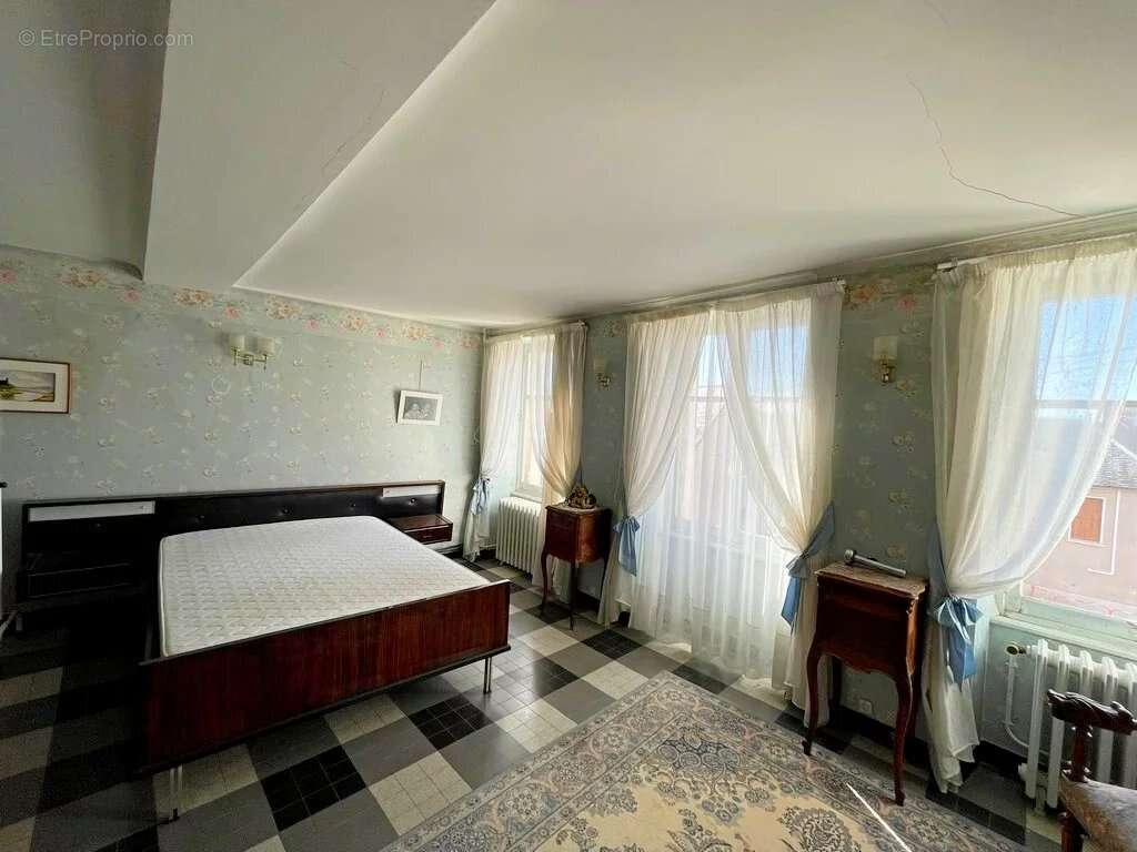 Maison à SAINT-BRISSON