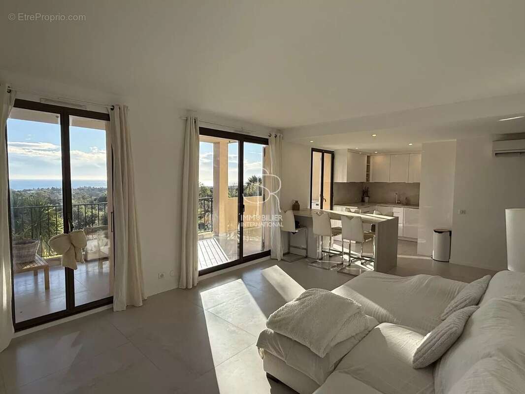 Appartement à VILLENEUVE-LOUBET