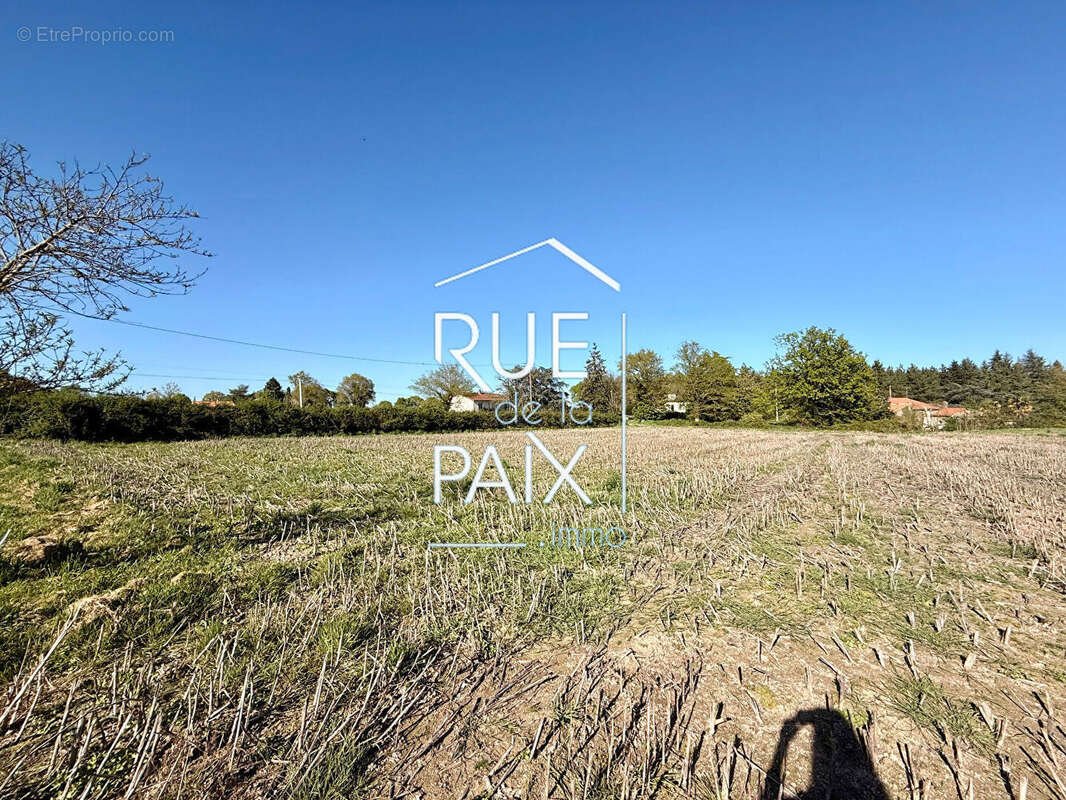Terrain à PARTHENAY