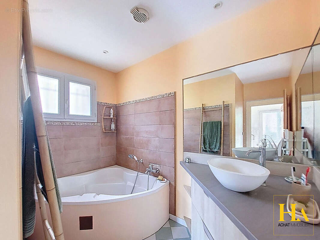 Maison à ROMANS-SUR-ISERE