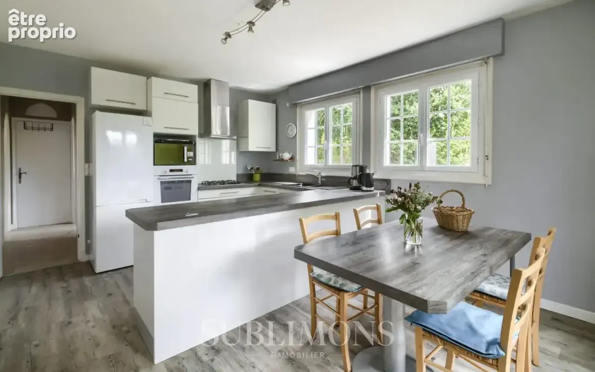 PLOEREN BOURG -- Néo-Bretonne 162 m² avec 5 Chambres, Vie de - photo 4