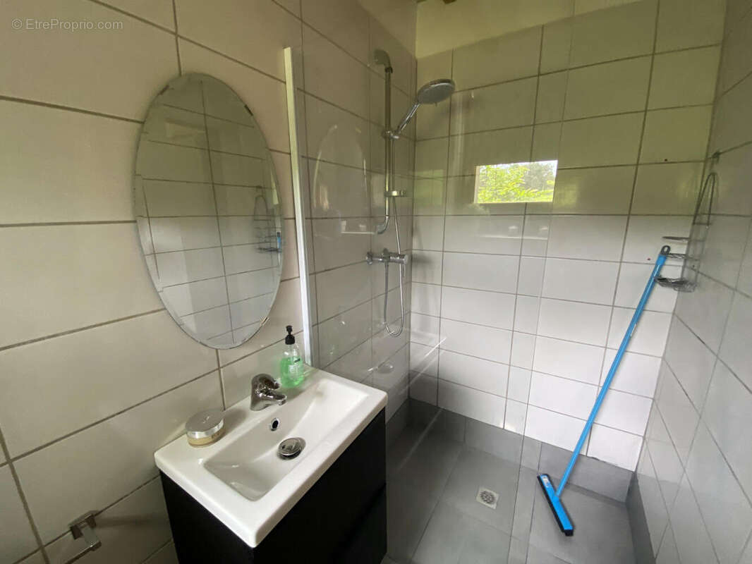 SALLE D4EAU PRIVATIVE - Maison à BROSSAC