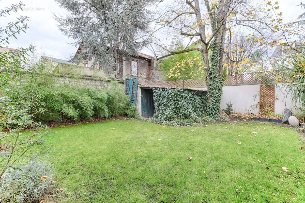 Maison à LA GARENNE-COLOMBES