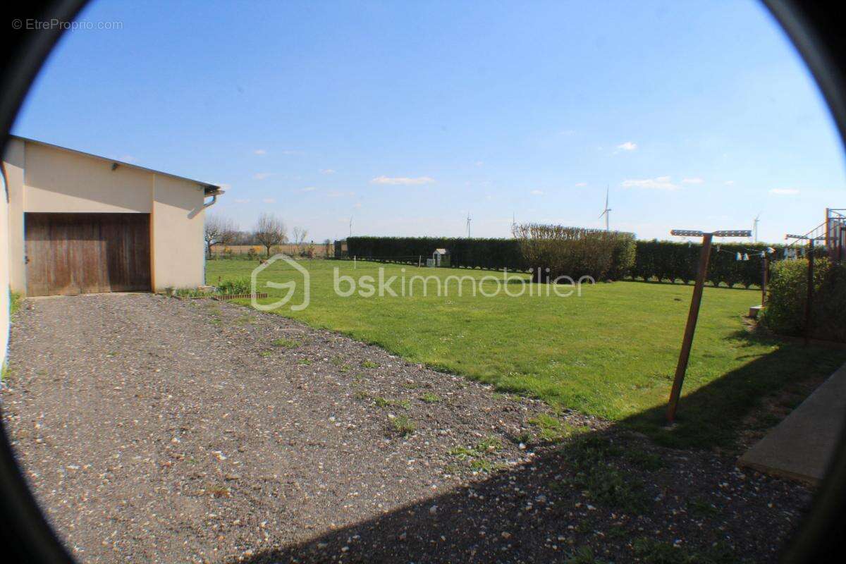 Maison à ROUVROY-EN-SANTERRE