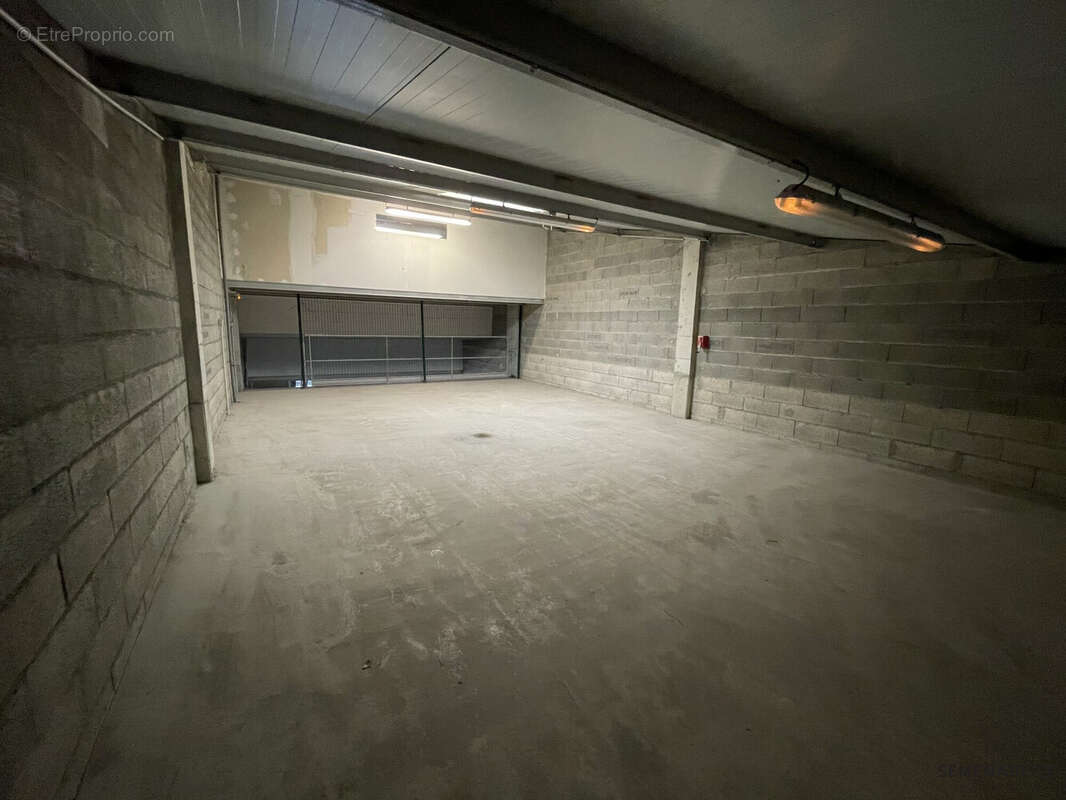 Commerce à VILLENEUVE-TOLOSANE