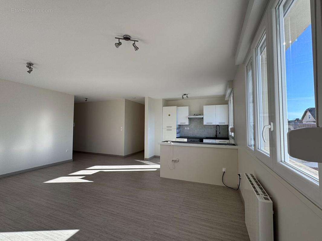 Appartement à ARS-SUR-MOSELLE