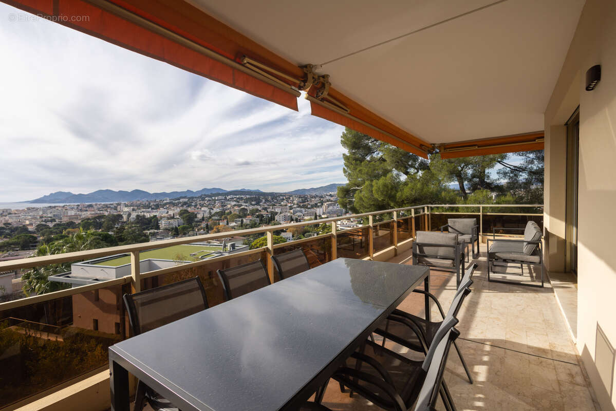 Appartement à LE CANNET