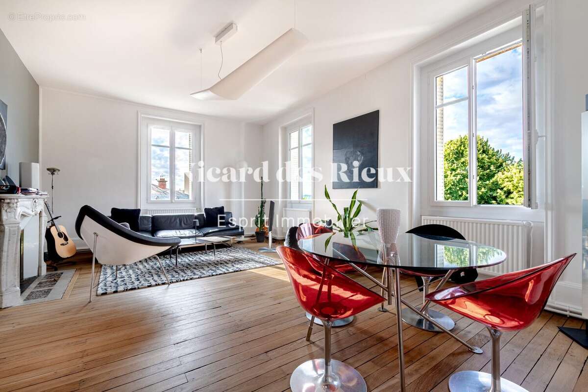 Appartement 97 m² à Limoges  - photo 2
