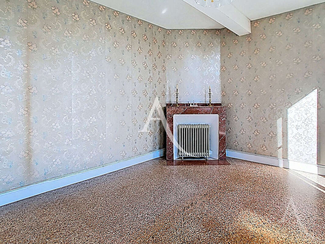 Maison à LONGAGES