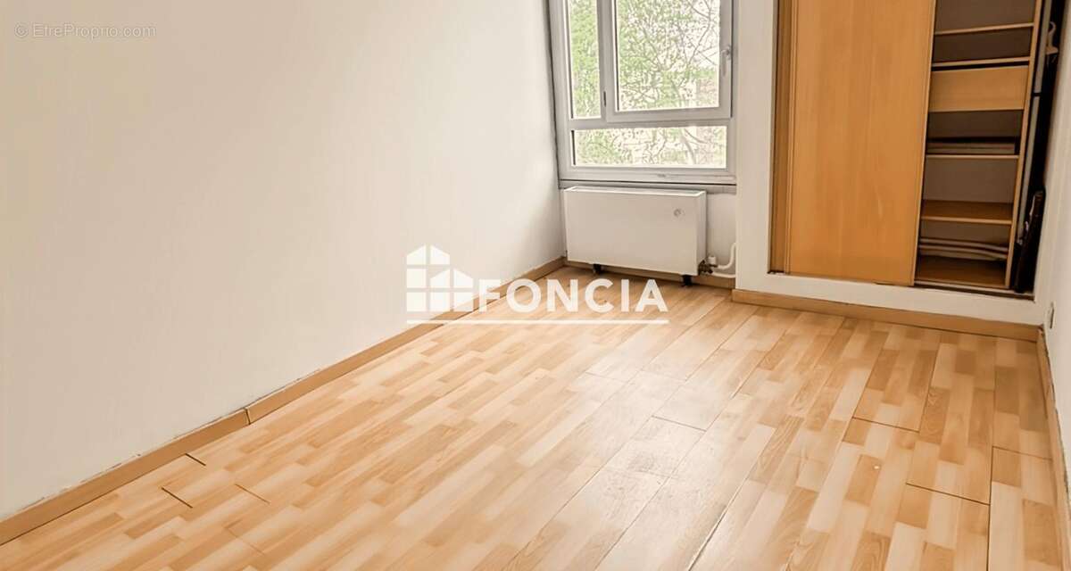 Appartement à DAMMARIE-LES-LYS