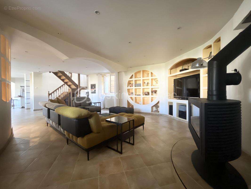 Maison à PEYZIEUX-SUR-SAONE