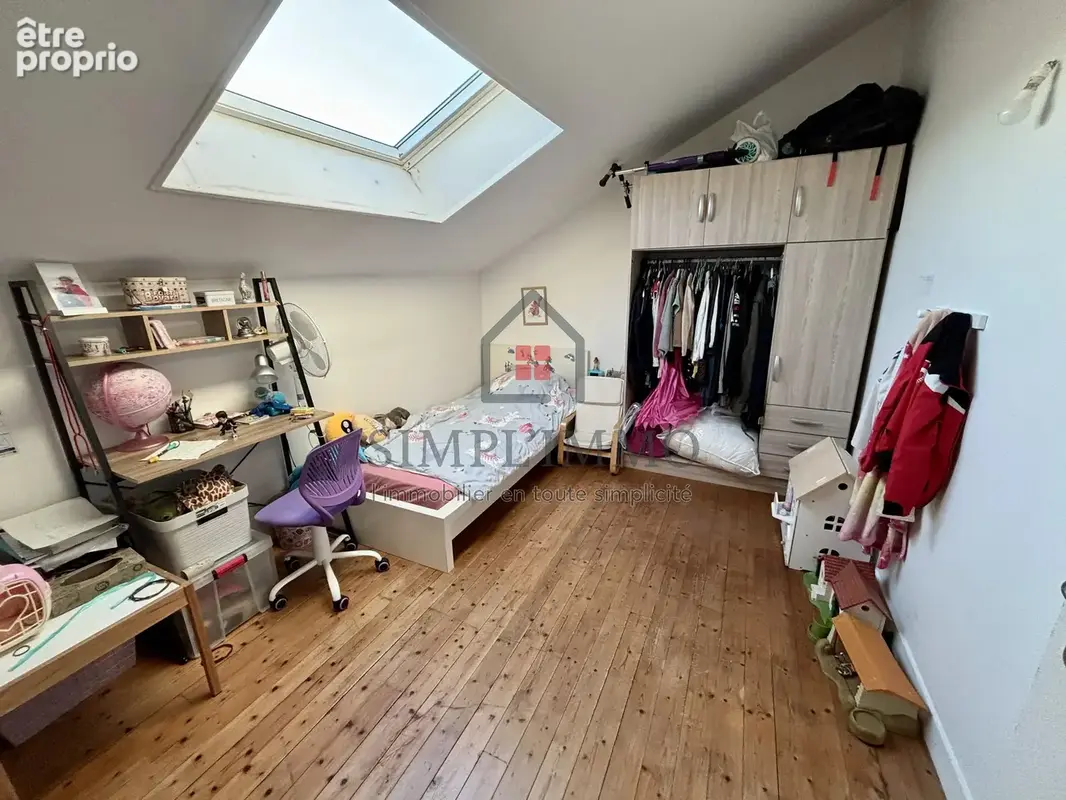 Ensemble immobilier de 108 m² loué - photo 3