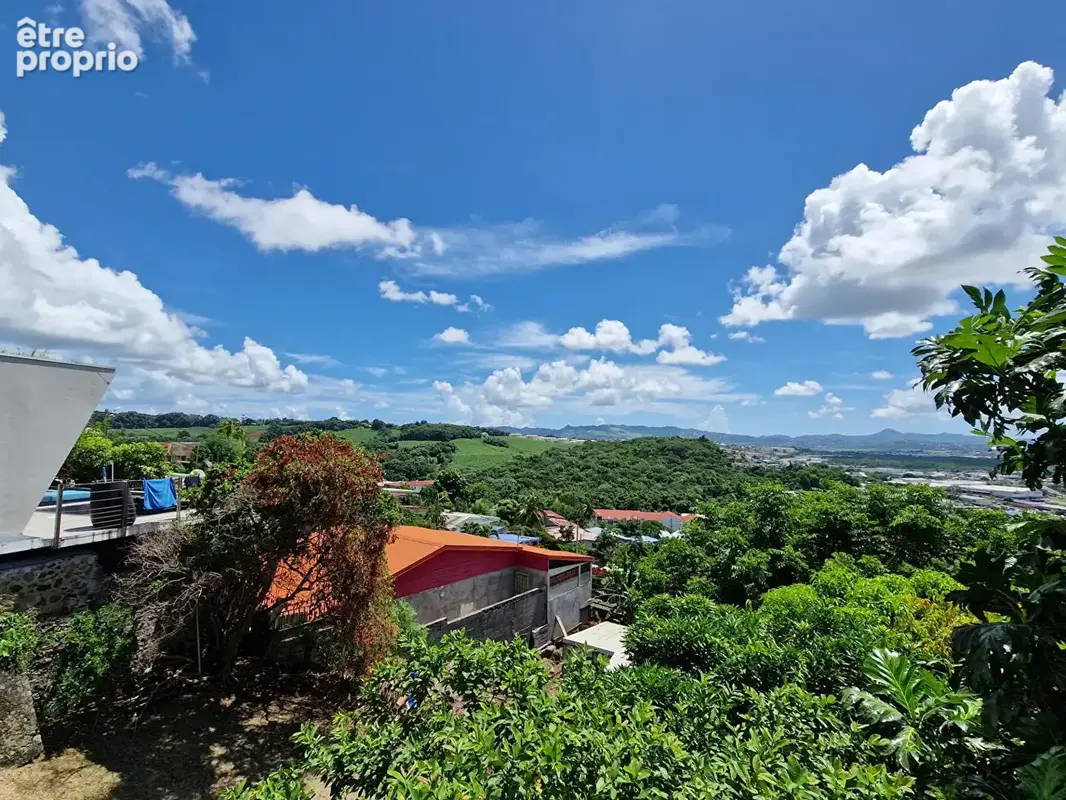 Photo Maison à Fort-De-France au prix de 235 000€