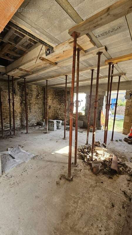 Maison à rénover avec des murs en pierres situé à 25mins de St André de Cubzac - photo 8
