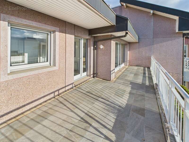 Appartement à AMBILLY