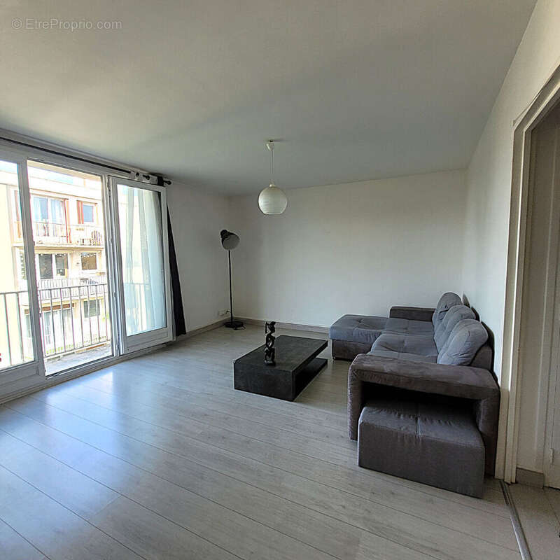 Appartement à NOZAY