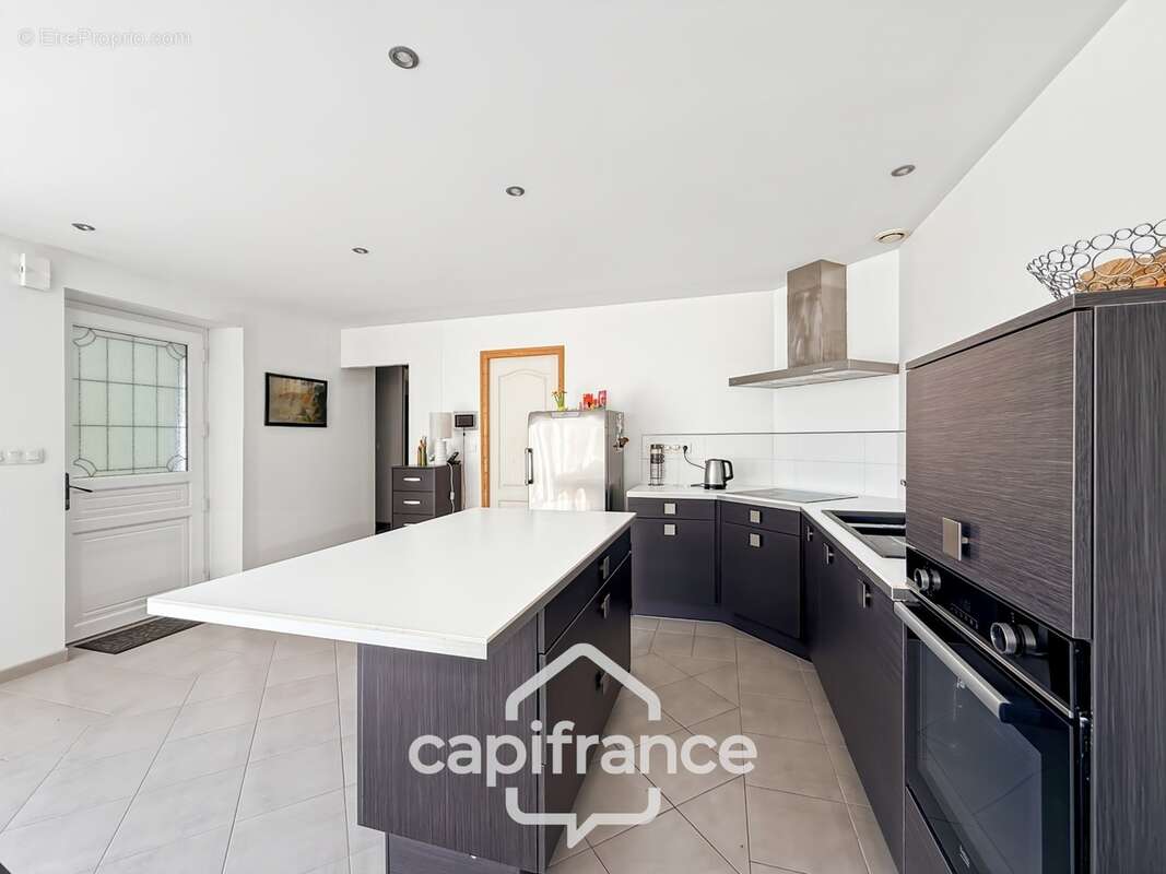 Proche PONTIVY - Maison familiale 5 chambres avec double garage - photo 3