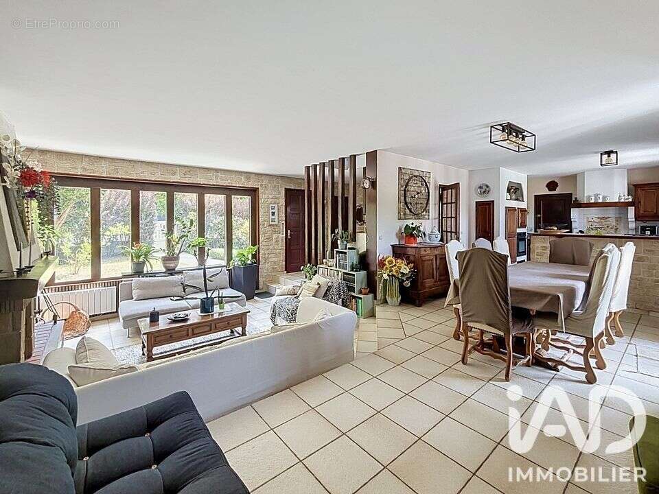 Photo 2 - Maison à OZOIR-LA-FERRIERE