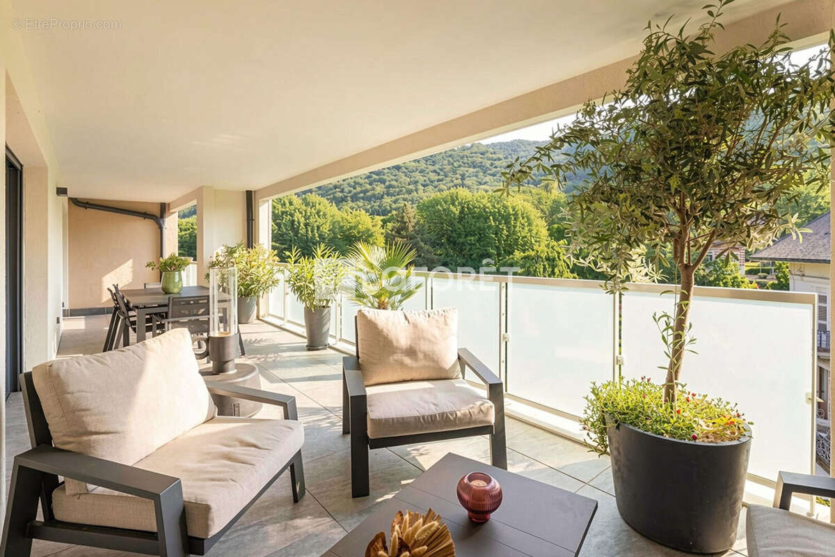 Appartement à CHALLES-LES-EAUX