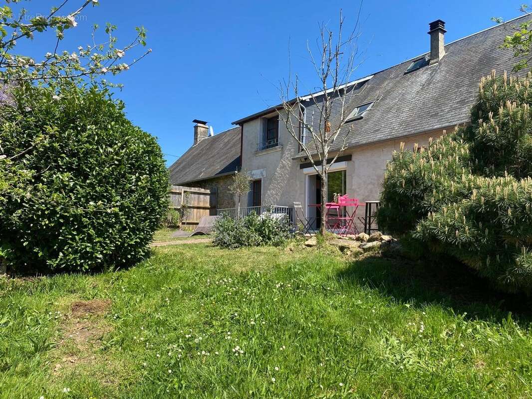 Maison à TREIGNAC