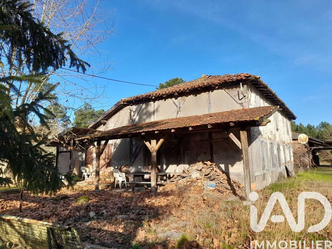 Photo 4 - Maison à ESCOURCE