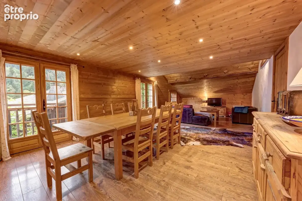 MORZINE – Chalet traditionnel de 7 chambres comprenant deux appartements indépendants - photo 5