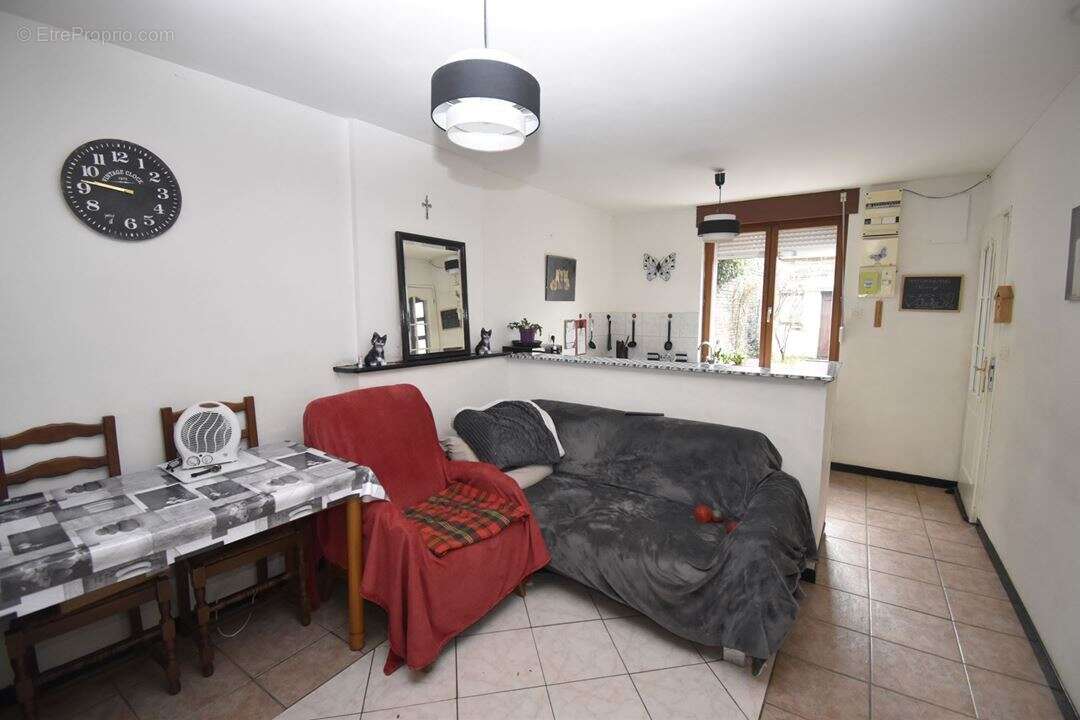 Maison 44 m² à Solesmes  - photo 2