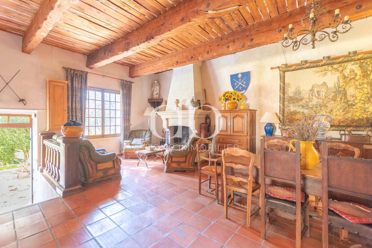 Maison à ROQUEVAIRE