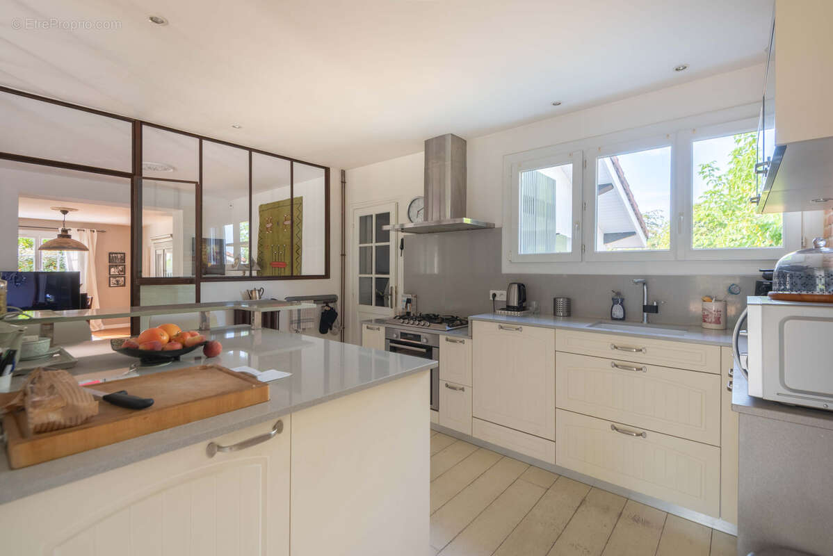 Maison contemporaine de 194 m2 - 5 chambres - proche toutes commodites - photo 11