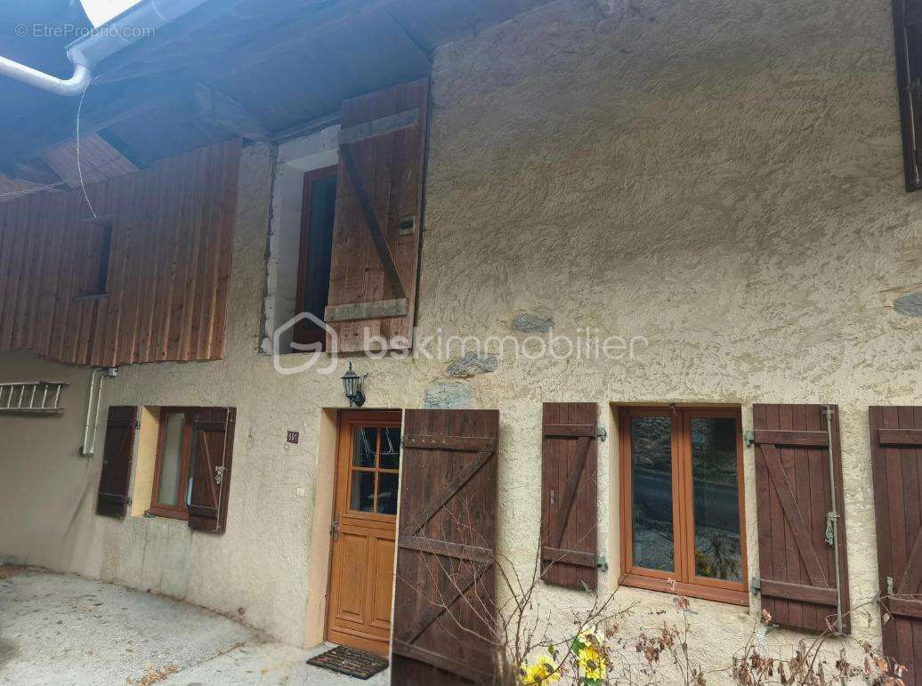 Maison à COISE-SAINT-JEAN-PIED-GAUTHIER