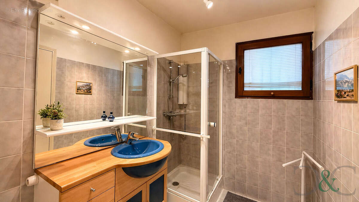 Appartement à BORMES-LES-MIMOSAS