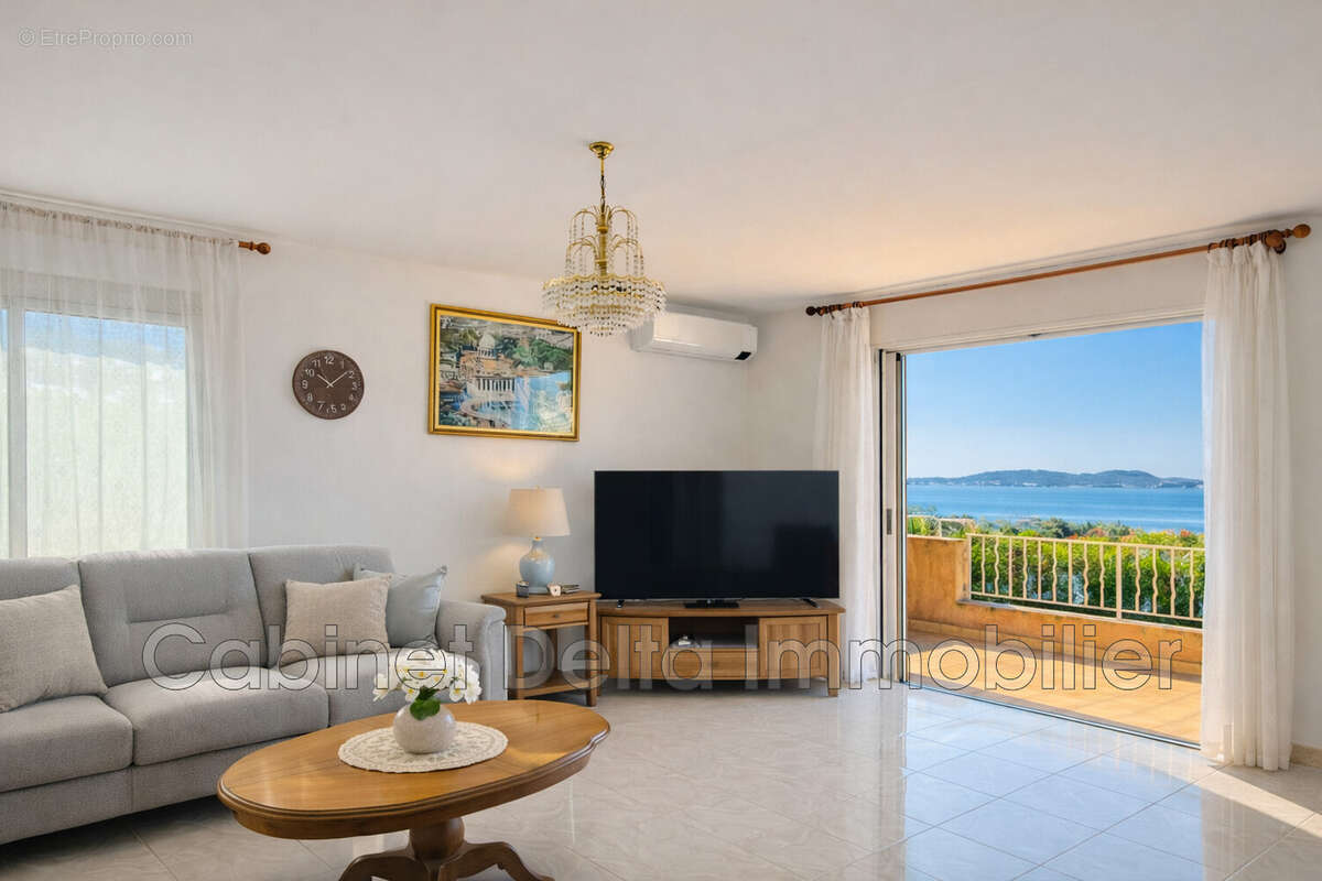 Maison à CARQUEIRANNE