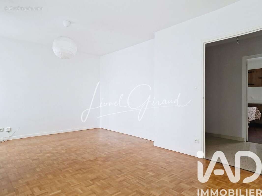 Photo 2 - Appartement à SAINT-MARTIN-D'HERES