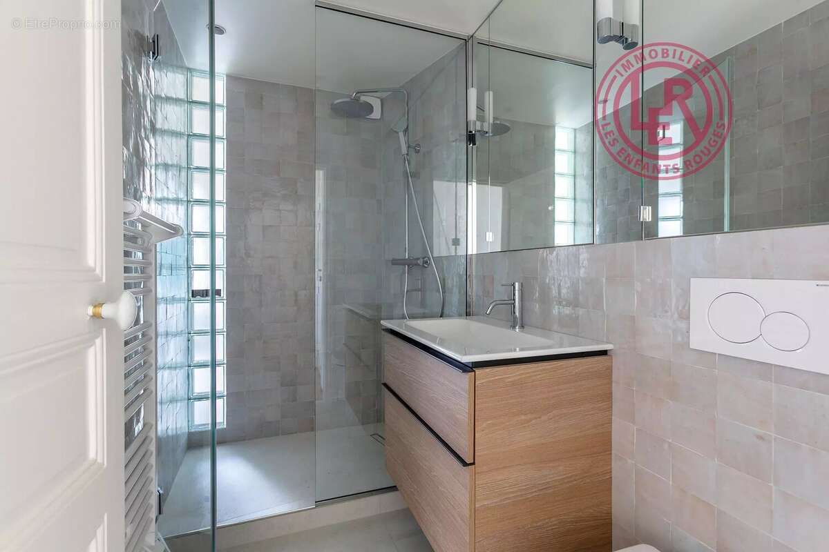 Appartement à PARIS-3E