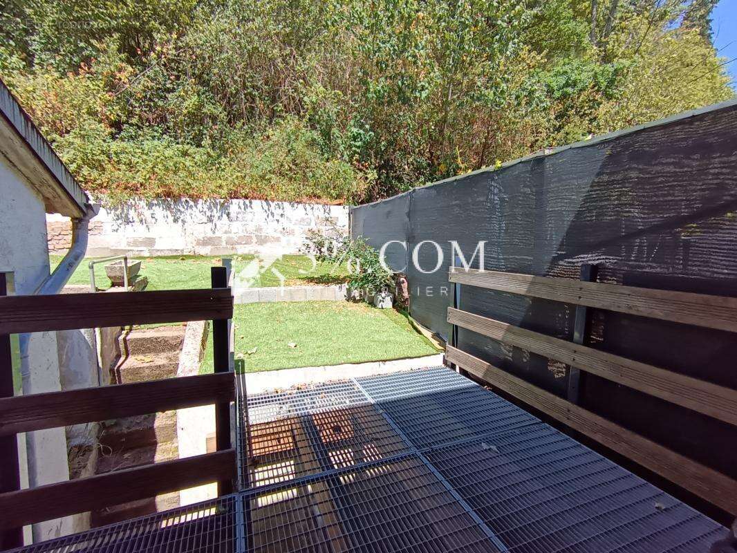 Maison de 76m2 renovee avec garage et place de stationnement - photo 10