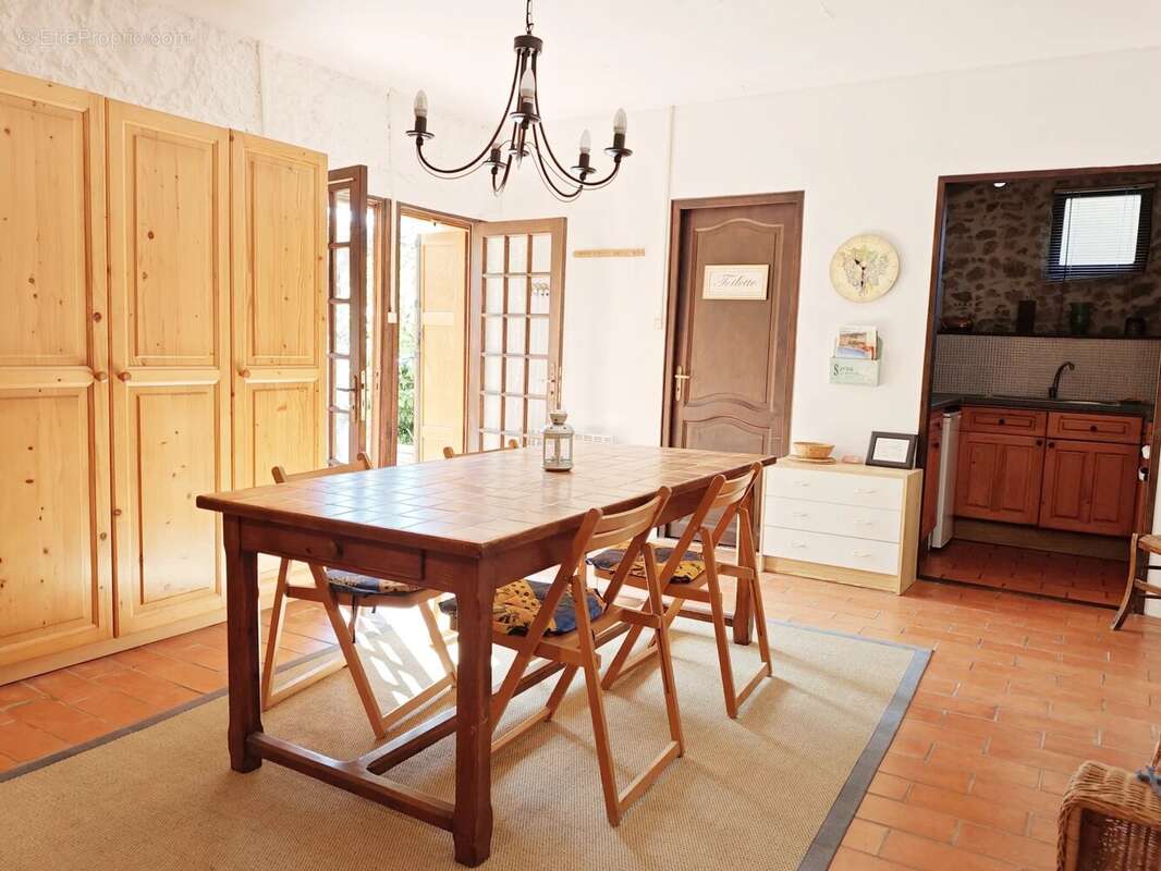 Paziols: Maison en pierres avec 2 annexes - photo 5