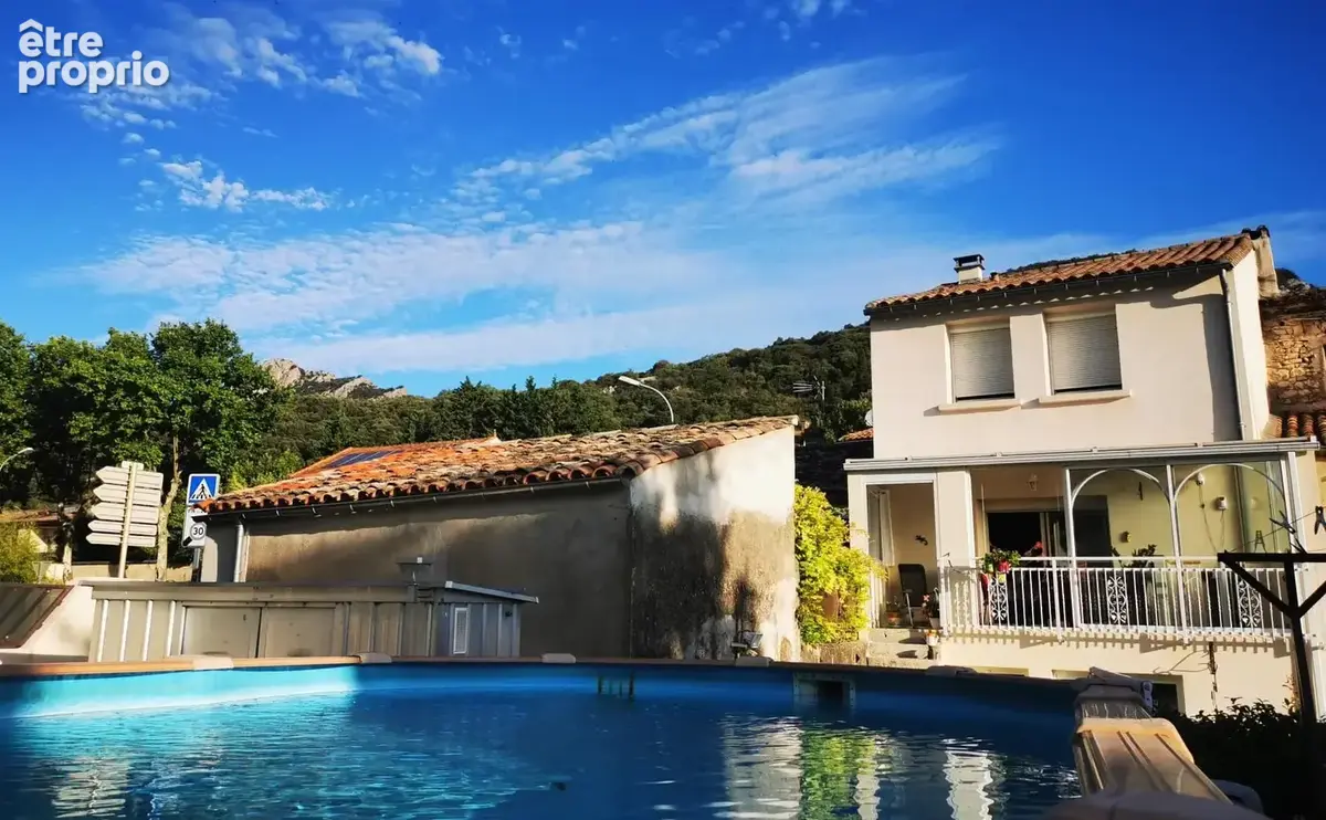 Photo Maison à Saint-Hippolyte-Du-Fort au prix de 265 000€