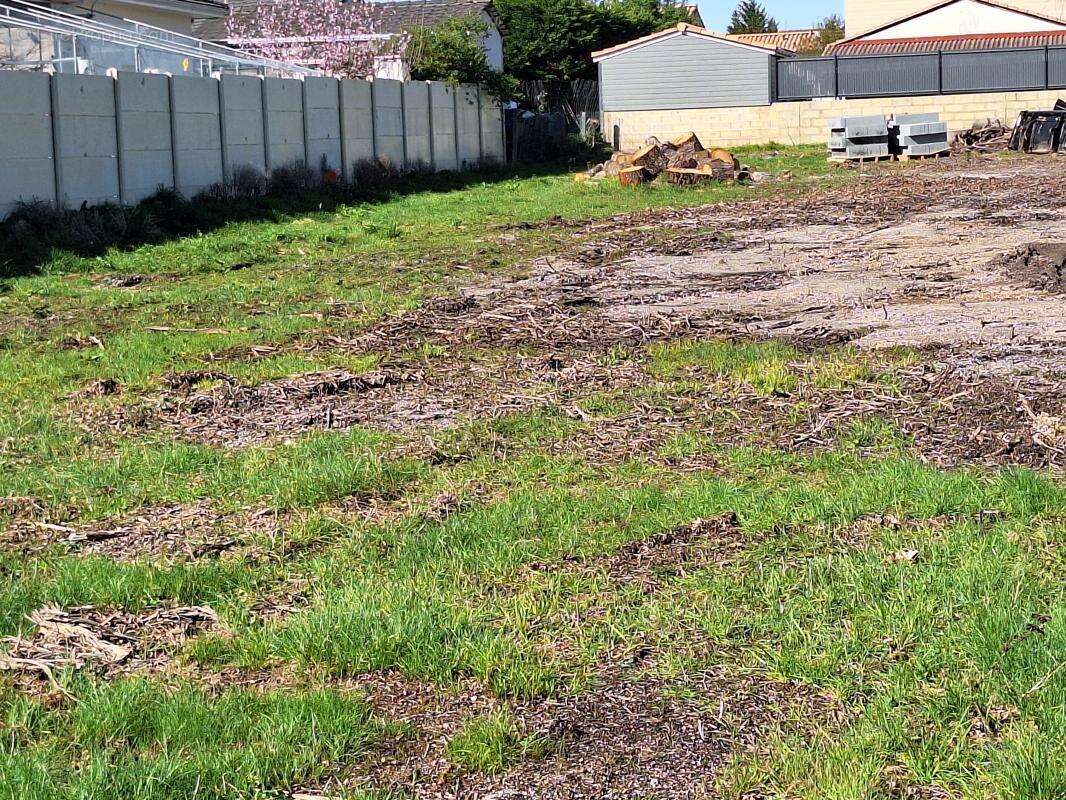 Terrain à SAINT-MEDARD-EN-JALLES