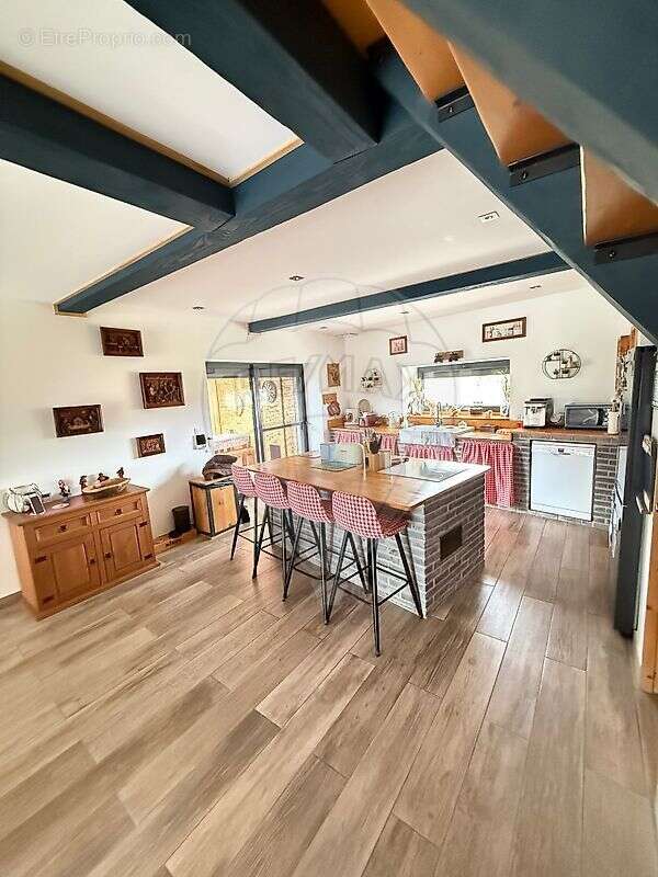 Maison à SAINT-GEORGES-DE-RENEINS