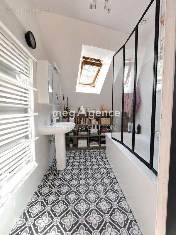 Murs et fond, Affaire à taille humaine - photo 9