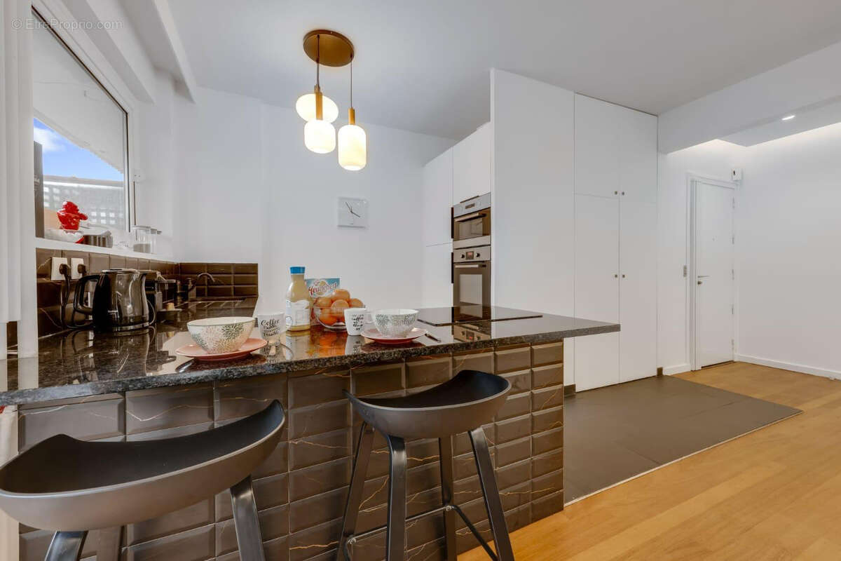 Appartement à NEUILLY-SUR-SEINE